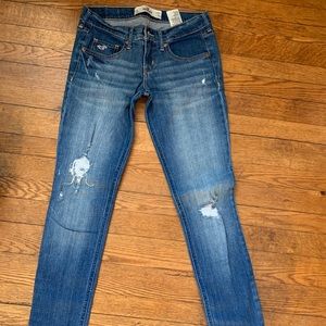 Hollister Sized 3-Long Skinny Jean